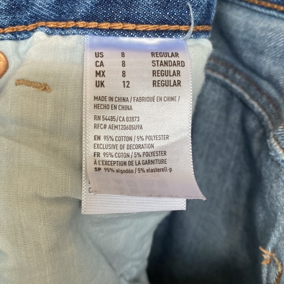 American Eagle Mom Jean High Rise - Picture 6 of 6